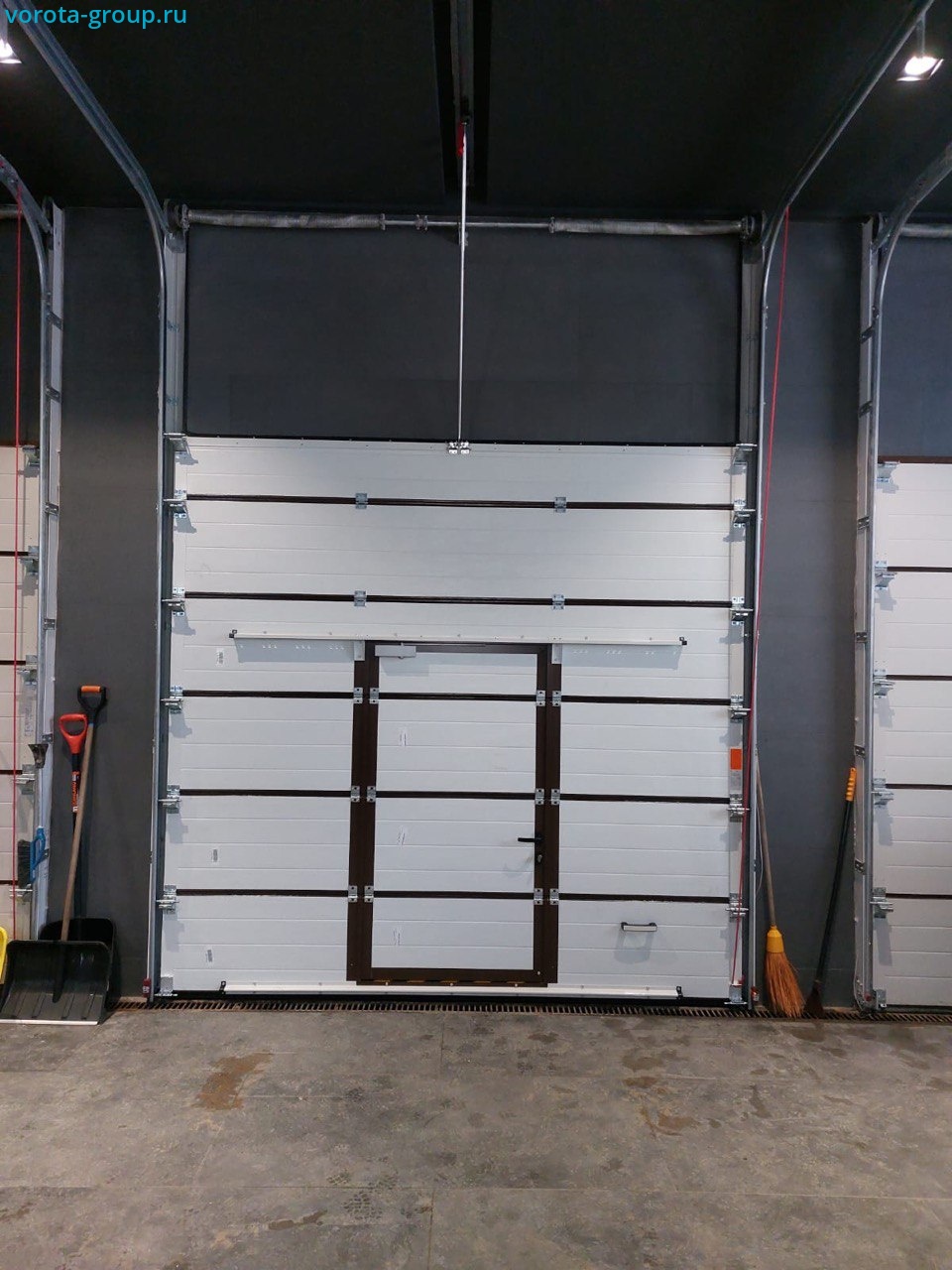 Монтаж и установка секционных ворот для гаража